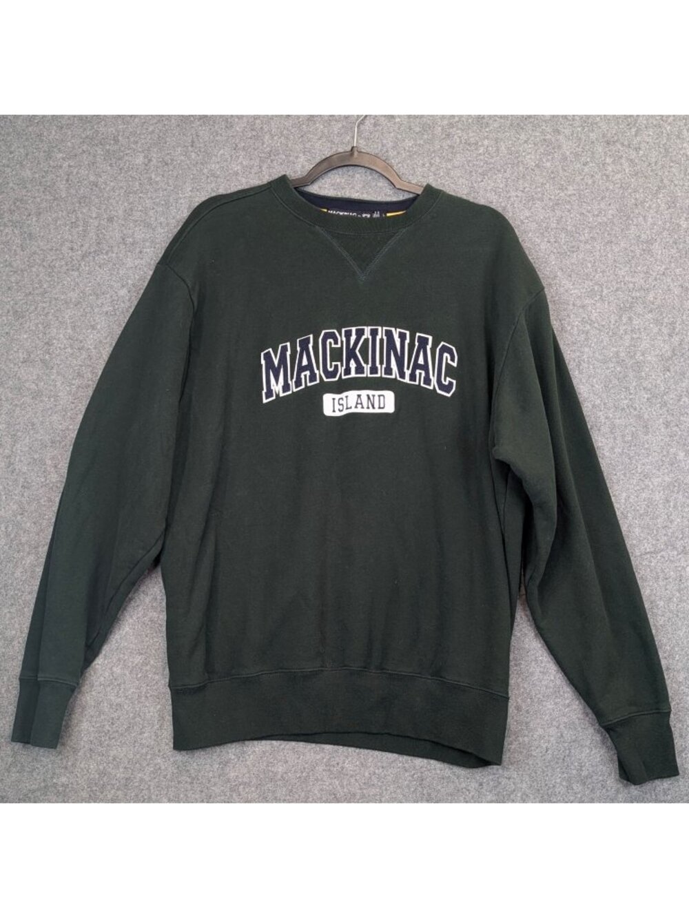 Mens Sweatshirt Large Green Mackinac Island Embroidered Graphic Pullover